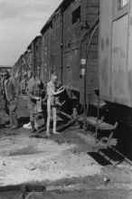 Потяг з в'язнями концтабору в Полтаві (1943 р.)