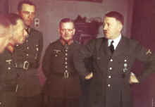 Полтава. 1942 р. Третій зліва Ф. Паулюс, крайній праворуч - А. Гітлер